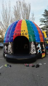 super_disco_hinchable_eventos_celebracion_fiestas_fin_de_curso_gm_eventos_grandes_momentos_gmeventos_organizacion_eventos_event_planner_fiestas_infantiles_madrid_españa_sevilla_barcelona_toledo_segovia_alcobendas_san_sebastian_de_los_reyes_la_moraleja